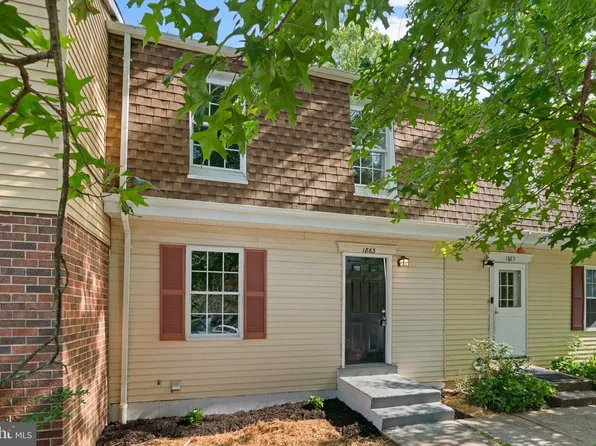 1863 Robin Ct, Severn, MD 21144