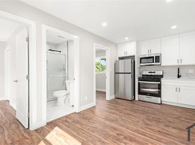 145 E 36th Pl, Los Angeles, CA