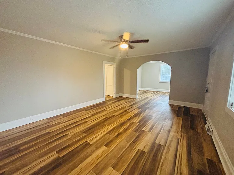 527 S Beltline Blvd — Photo 4