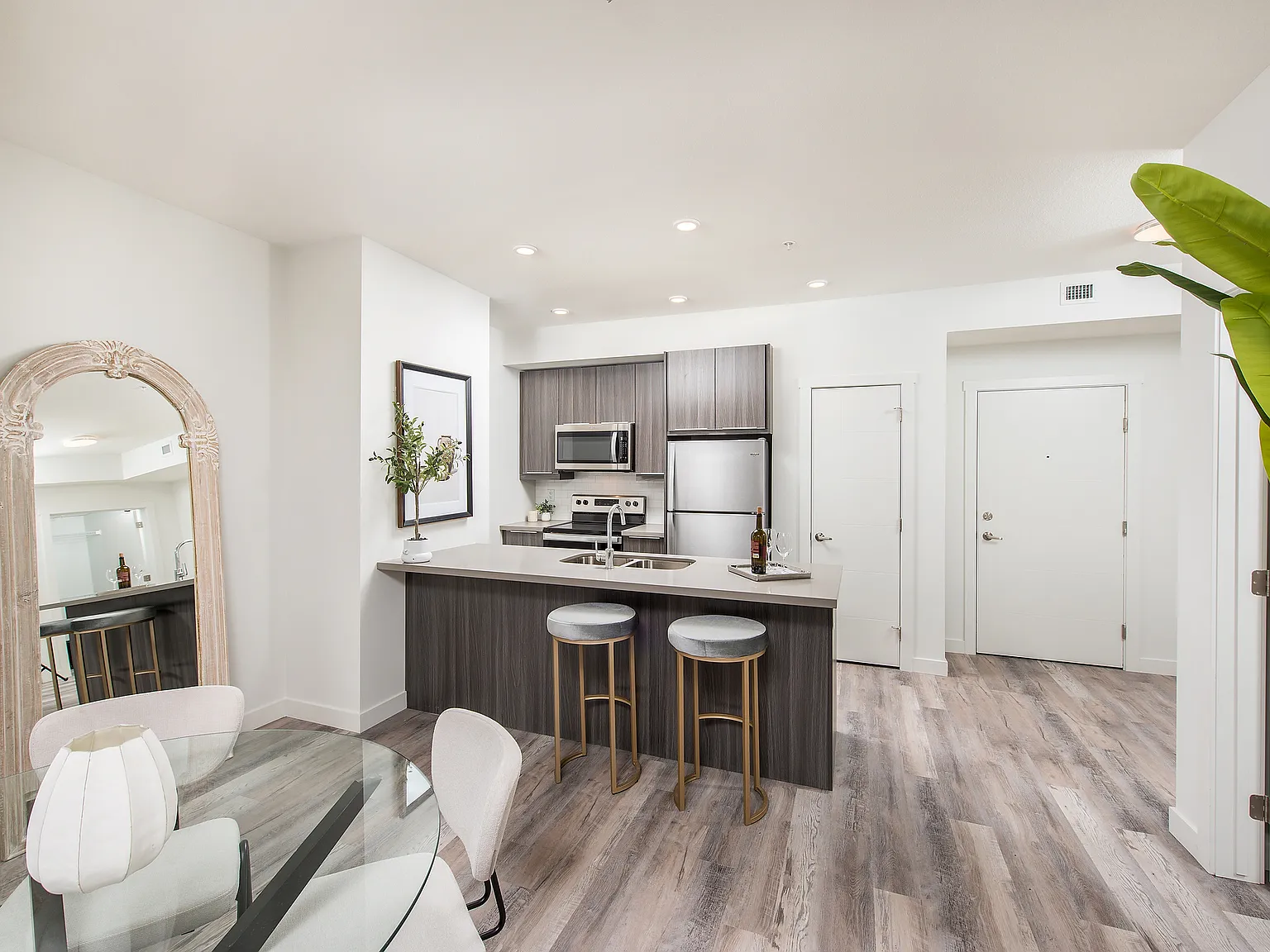 Henday Suites — Photo 3