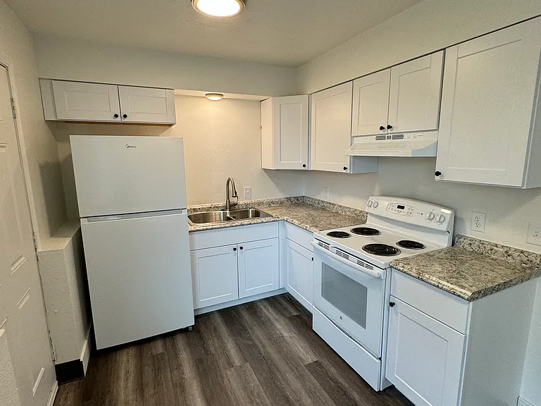 1800 Phillips St #4 — Photo 2