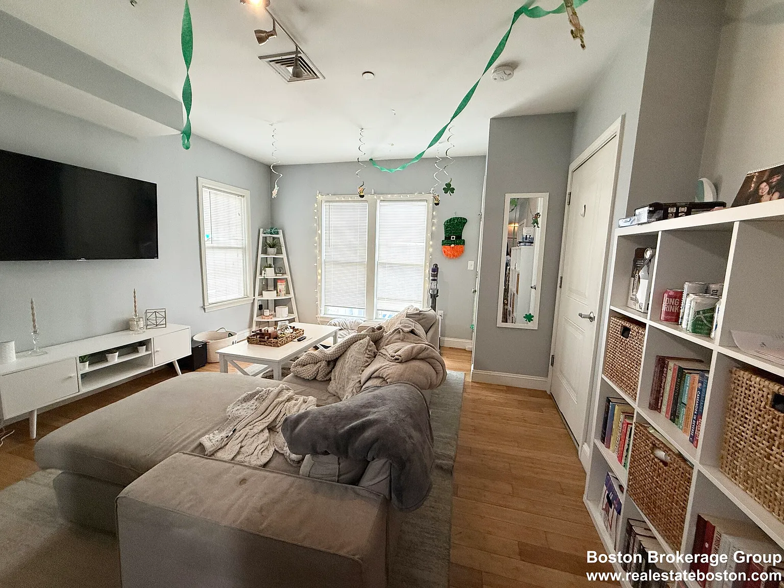 3 bed, 2.5 bath, $4,700 — Photo 4