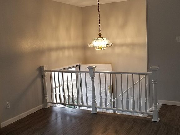 4th image of 1864 Schulte Hill Dr