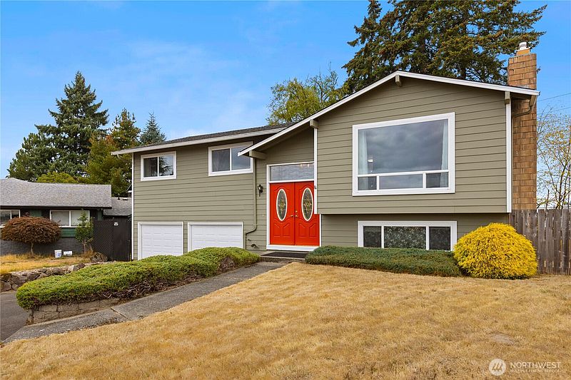 2nd image of 32454 22nd Avenue SW