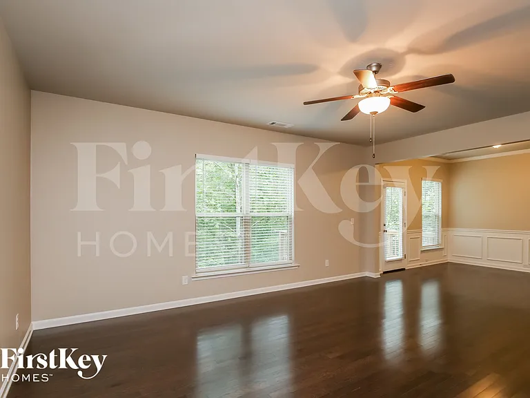 2119 Charcoal Ives Rd — Photo 2