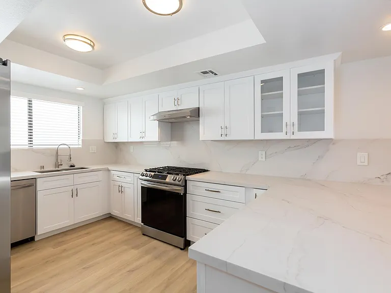 1738 S Bentley Ave #302 — Photo 12