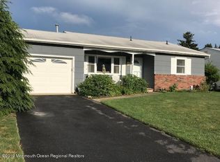 13 Hatfield Rd, Toms River, NJ 08757