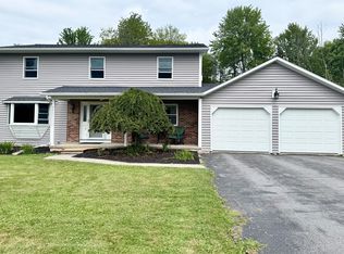 35 Metcalf Dr, Auburn, NY 13021