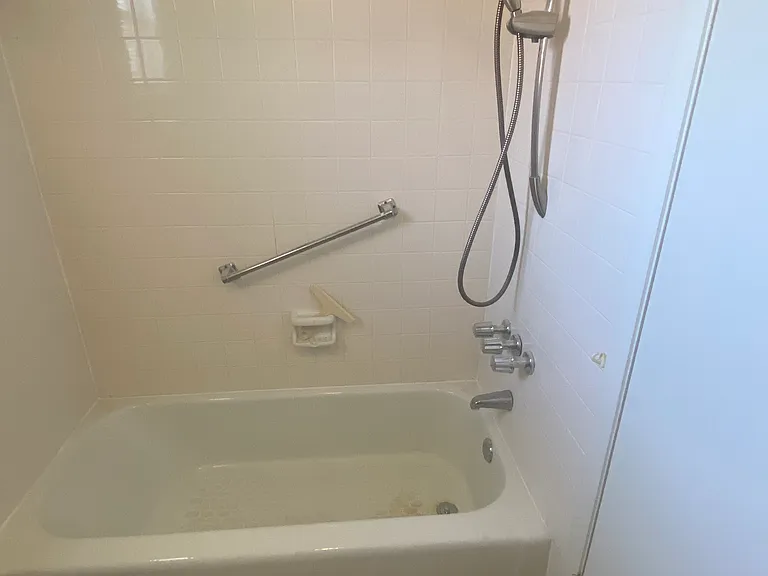 655 Park Cir — Photo 5