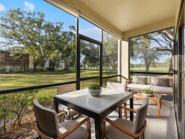 700 Starkey Rd APT 312, Largo, FL 33771