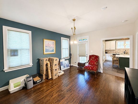 4th image of 1905 Greenwood Ave