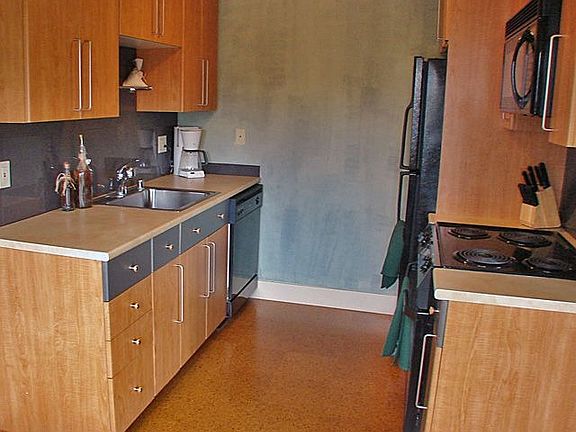 4th image of 7300 Woodlawn Ave NE APT 302