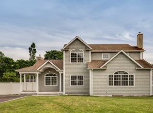 600 8th St, Bohemia, NY 11716