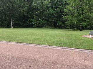 18 Bluff Hills Pl, Natchez, MS 39120