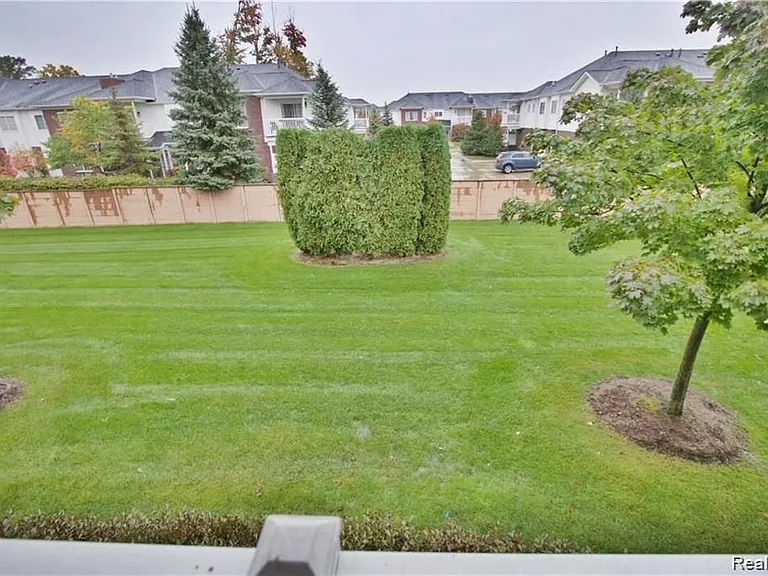 5445 Pine Aires Dr #124 — Photo 14