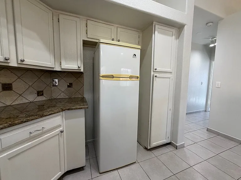 900 Heavenly Hills Ct #204 — Photo 16