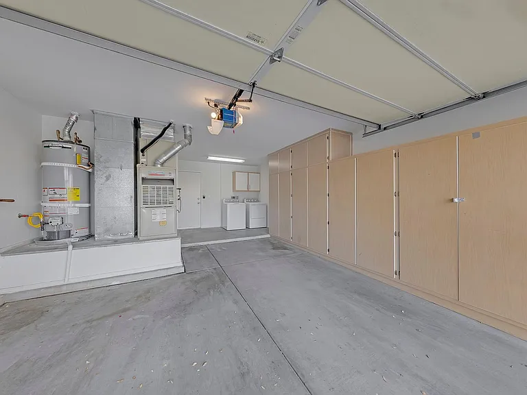 8705 Prairie Hill Dr — Photo 24
