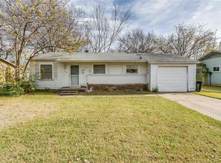 120 NE Anderson St, Burleson, TX 76028