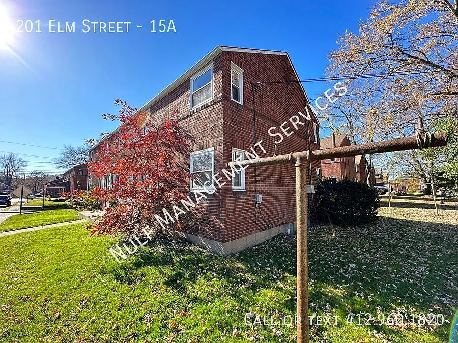 201 Elm St #15A