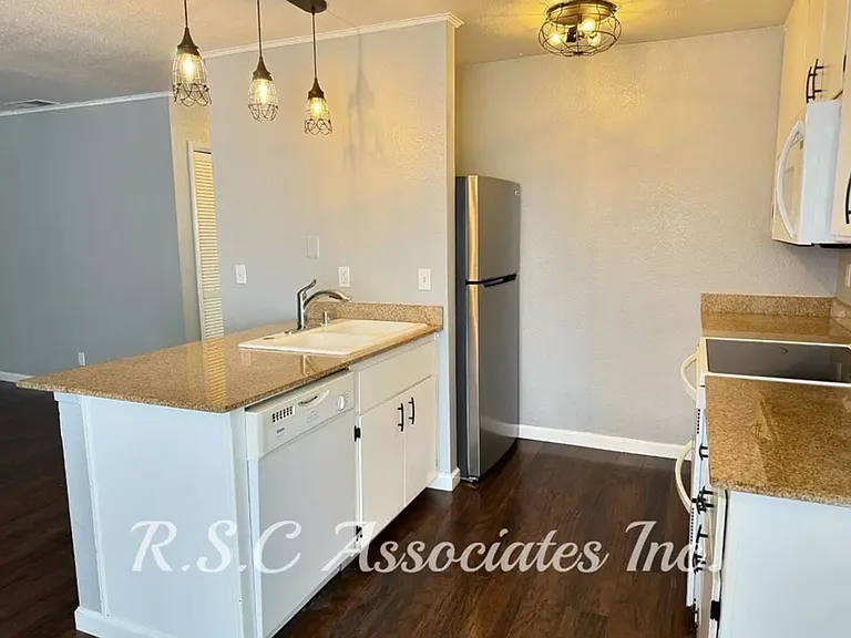 2055 Amanda Way #23 — Photo 1