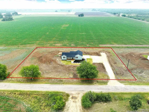 185 CR 4201, Dhanis, TX 78850