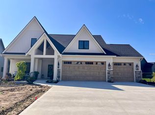 3358 Ravinewood Ct #18, Jenison, MI 49428