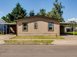 702 Scotts Glen Dr, Springfield, OR 97477