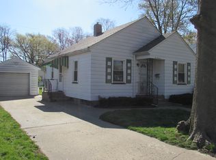 1014 S 13th St, Pekin, IL 61554