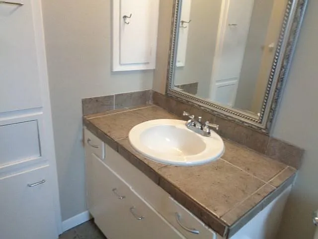 2225 Mimosa Dr #4 — Photo 9