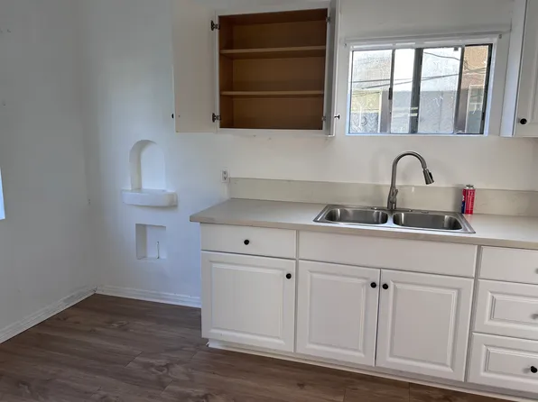 3515 E 58th St, Maywood, CA 90270