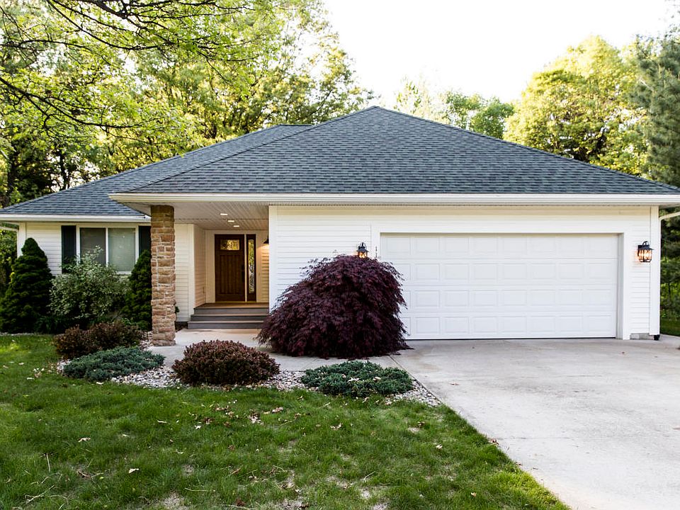 1st image of 1125 N Hillside Dr