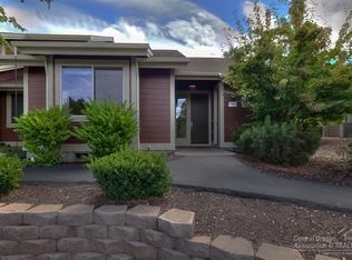 1433 Highland View Loop, Redmond, OR 97756