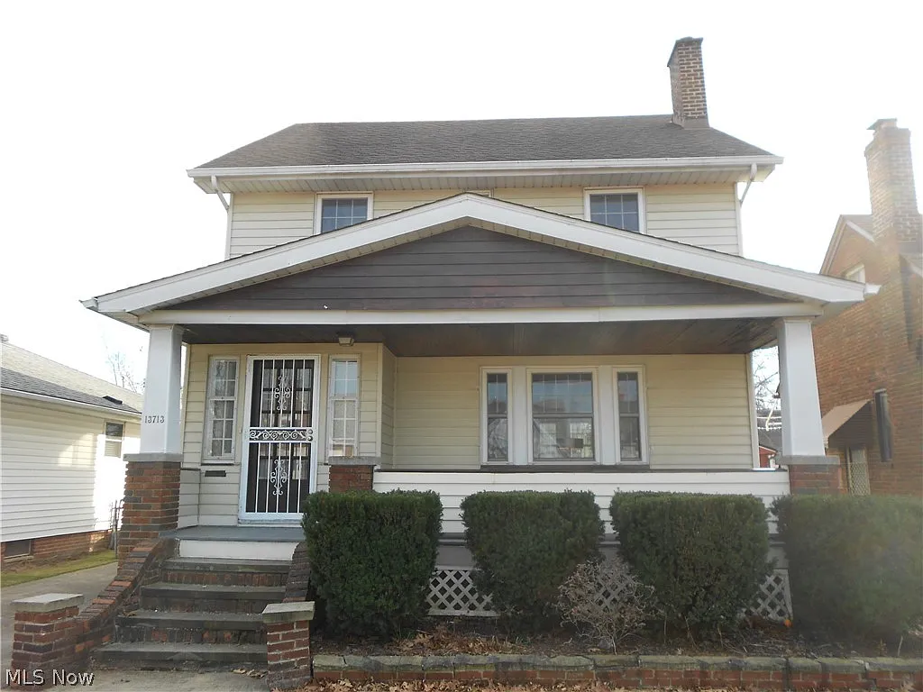 13713 Courtland Ave photo 1