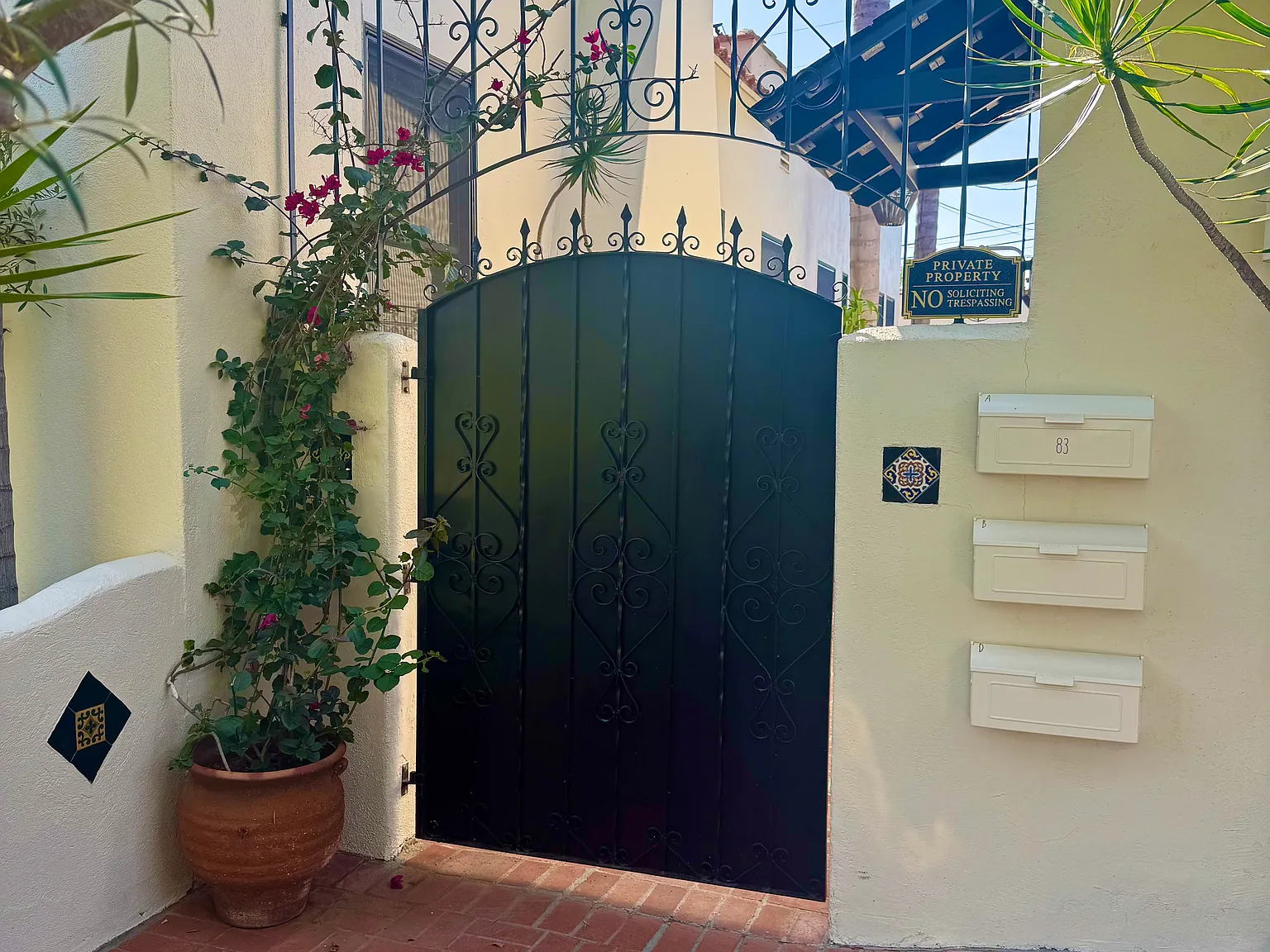 1 bed, 558 sqft, $2,400 — Photo 1