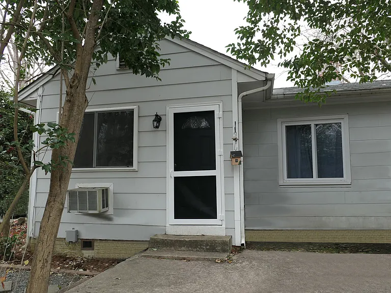 3 Valentine Ln #A — Photo 2