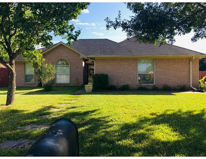 Building Photo - 106 Ash Dr