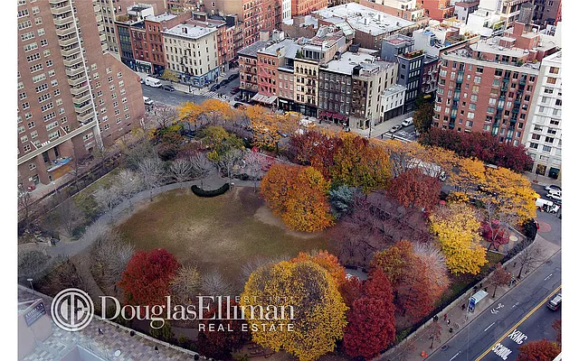 Rented by Douglas Elliman | media 17