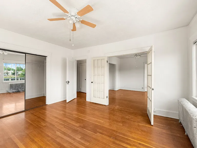 Historic Paramount Apartments — Photo 34