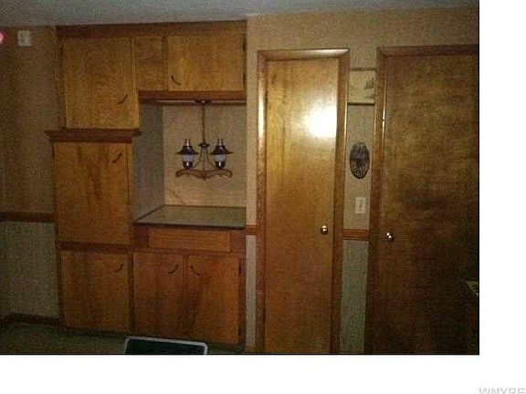 5th image of 2884 Seneca St