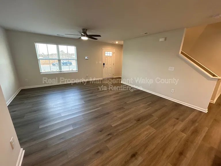 262 Hunting Wood Dr — Photo 5