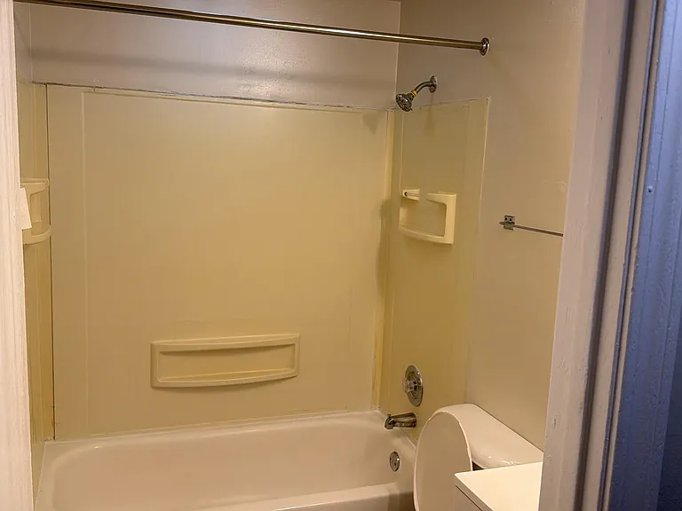 321 S Belmont Ave — Photo 10