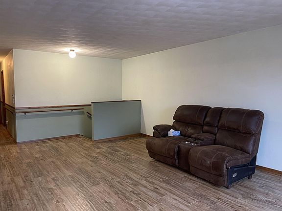 4th image of 227810 Crane Dr