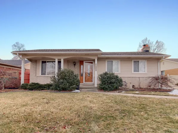 20295 Bourassa Ave, Brownstown, MI 48183