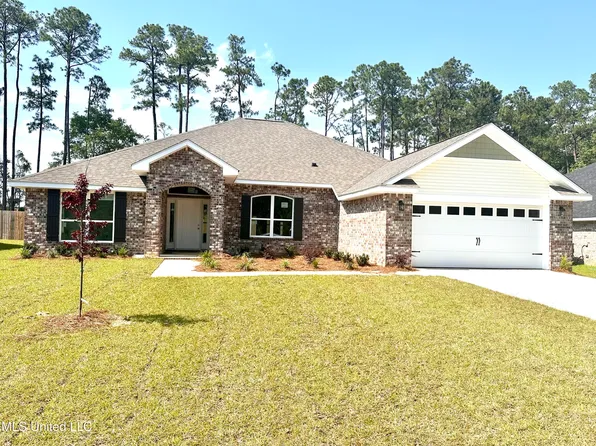6272 Emerald Lake Dr, Biloxi, MS 39532