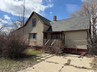 1225 Halifax St, Halbrite, SK S0C1H0