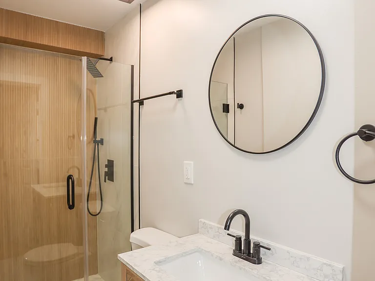5338 W Montrose Ave #2 — Photo 6