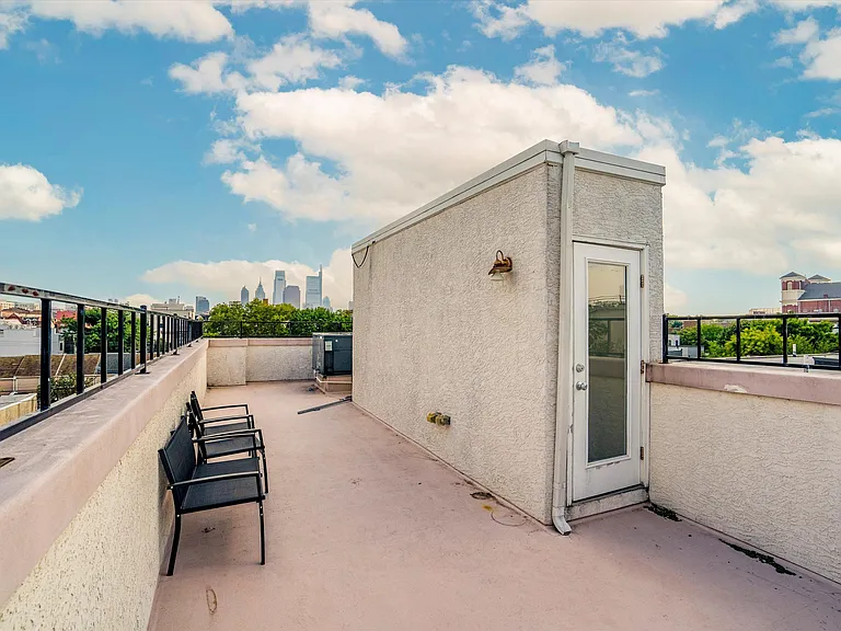 1521 Seybert St #B — Photo 9