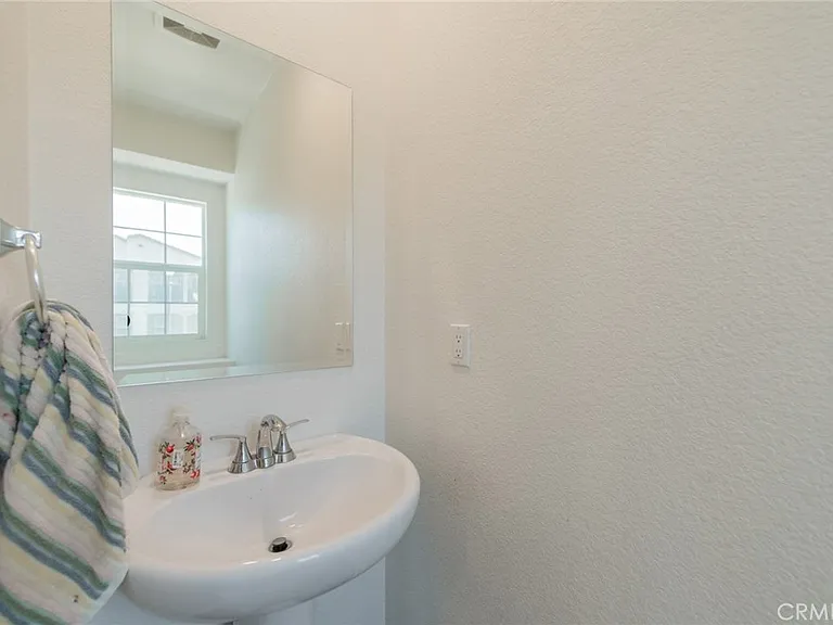 3977 E Huntington St — Photo 20