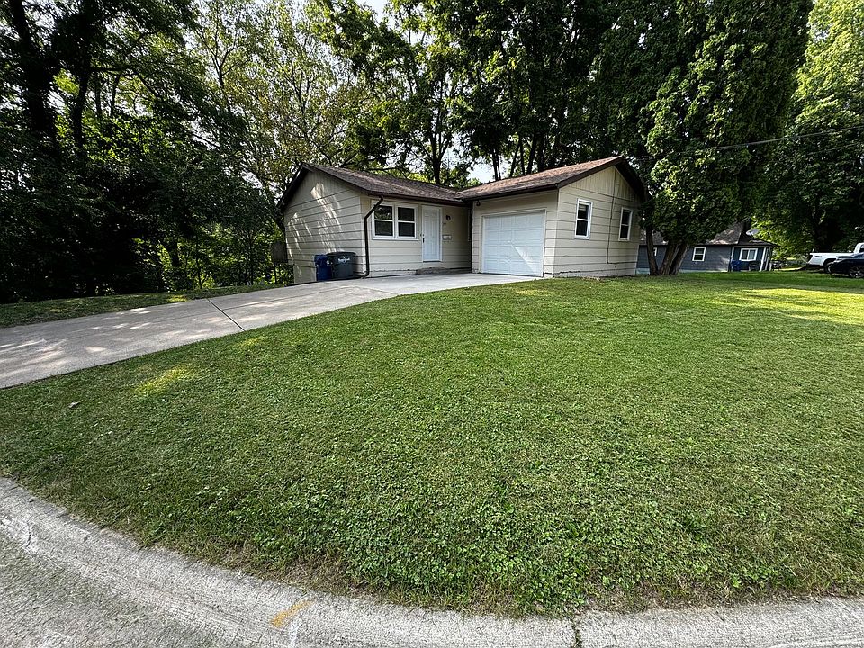 1st image of 702 30th St