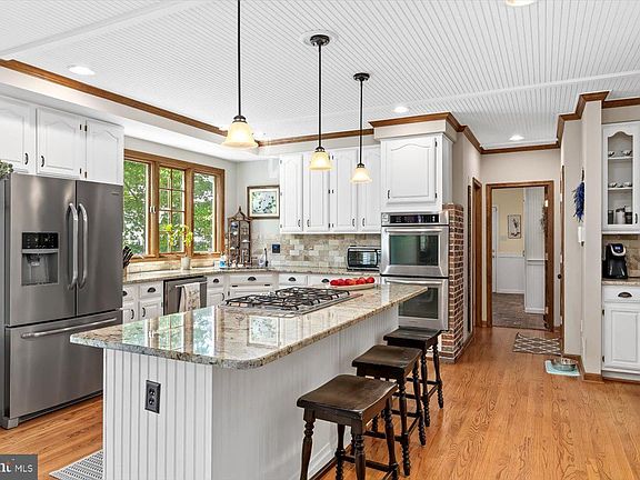 2nd image of 6154 Coventry Ct